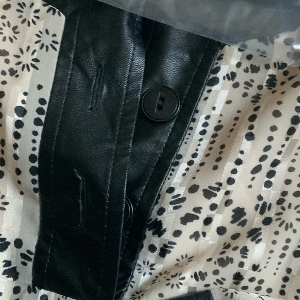 perfect travel companion โฃ๏ธ CAbi Faux Leather Accents 37โ length - Picture 7 of 11
